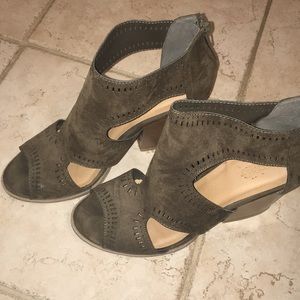 Size 9 Olive Green Open Toe Pumps